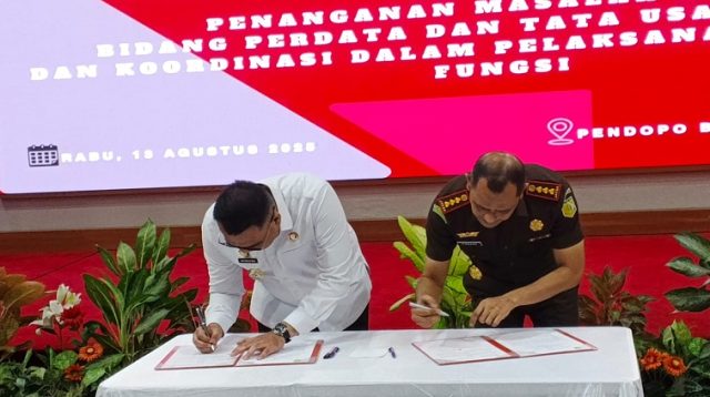Bupati Kukar, Aulia Rahman Basri dan Kejari Tenggarong, Tengku Firdaus Teken Nota Kesepakatan