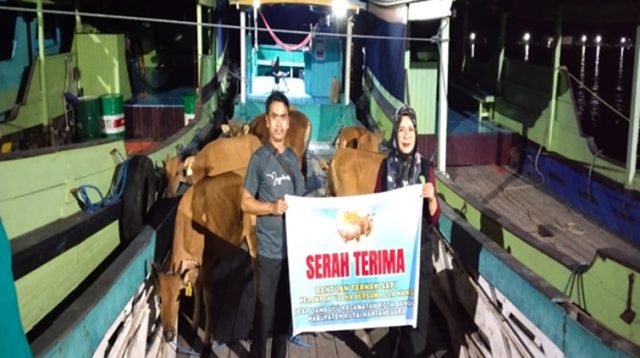 Serah Terima Bantuan Ternak Sapi Kepada Kelompok Ternak di Kukar
