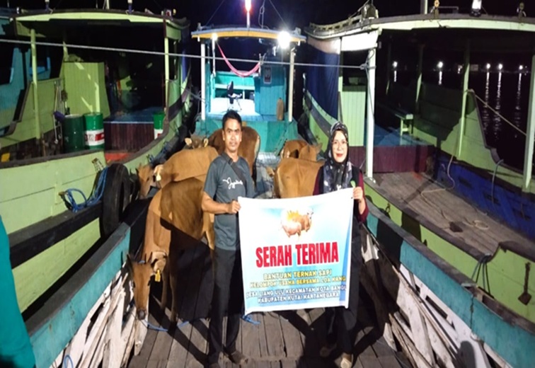 Serah Terima Bantuan Ternak Sapi Kepada Kelompok Ternak di Kukar
