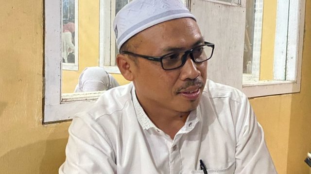 Kepala Desa Loa Raya, Martin