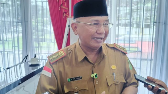 Camat Marangkayu, AR. Ambo Dalle
