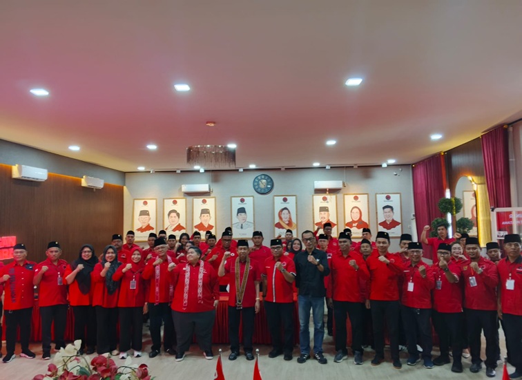 Foto Bersama Usai Pembukaan ToT DPC PDIP Kukar