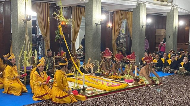 Ritual Bepelas dalam Rangkaian Erau 2025