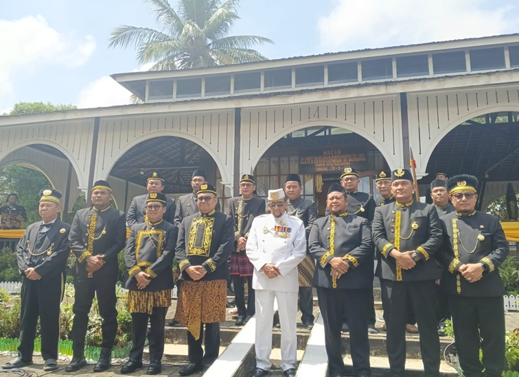 Foto Bersama Usai Ziarah