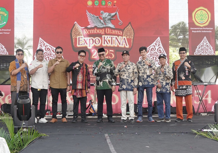 Foto Bersama Usai Penutup Rembug KTNA NASIONAL 2025