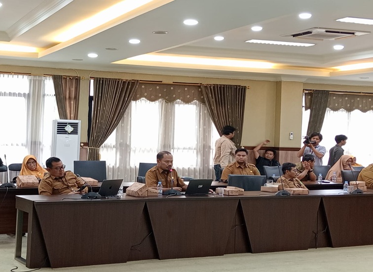 Plt. Sekretaris Disdikbud Kukar, Pujianto. (Lingkar Kaltim/M. As'ari)