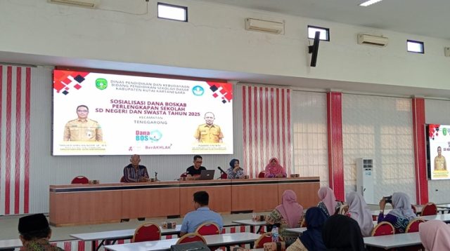 Sosialisasi Dana Boskab Perlengkapan Sekolah Jenjang SD. (Lingkarkaltim/M. As'ari)