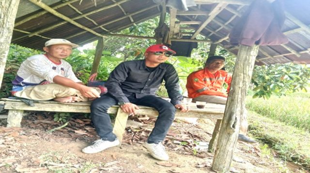 Lurah Maluhu, Tri Joko Kuncoro Bersama Warganya