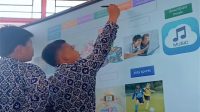 Penggunaan Papan Digital dalam Pembelajaran di SMPN 8 Muara Badak