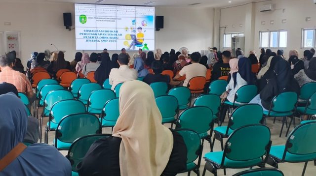 Rapat yang Digelar di SMPN 1 Tenggarong bersama Orang Tua Siswa