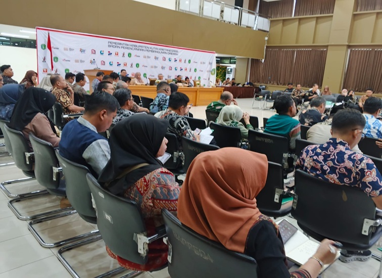 Sosialisasi percepatan pertumbuhan ekonomi daerah sekaligus koordinasi tugas-tugas Tim Percepatan Pertumbuhan Ekonomi Daerah Kukar