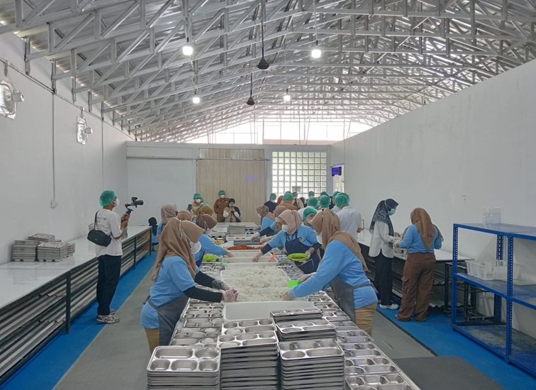 dapur MBG Dapur MBG di Jalan Panjaitan Kelurahan Loa Ipuh Kecamatan Tenggarong. (Lingkarkaltim/M. As'ari)