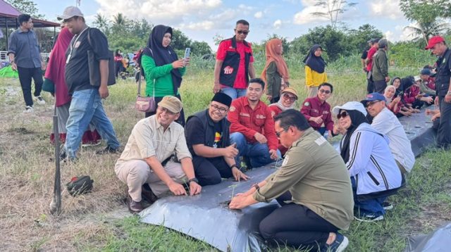 kegiatan Sarasehan Ketahanan Pangan dan Tanam Padi Bersama Petani dan Mahasiswa