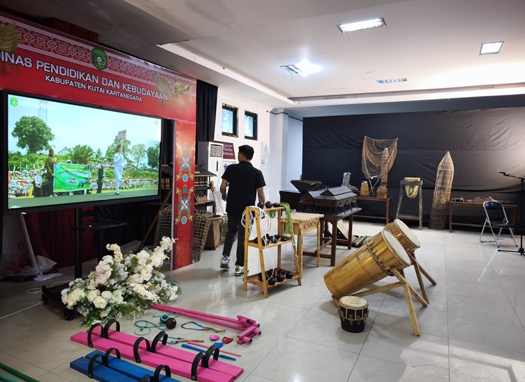 Stand Pameran Disdikbud Kukar di PKD 2025