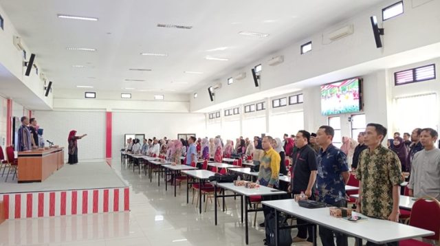 Sosialisasi Dana Boskab Perlengkapan Sekolah Jenjang SD. (Lingkarkaltim/M. As'ari)