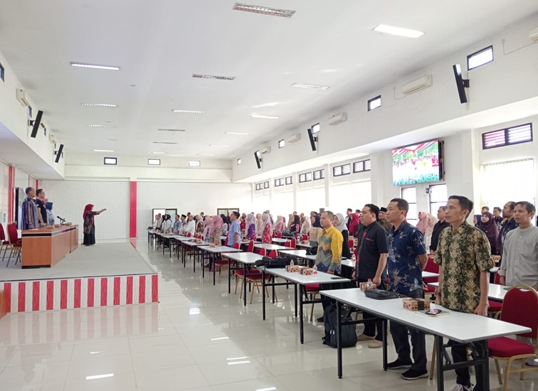 Sosialisasi Dana Boskab Perlengkapan Sekolah Jenjang SD. (Lingkarkaltim/M. As'ari)