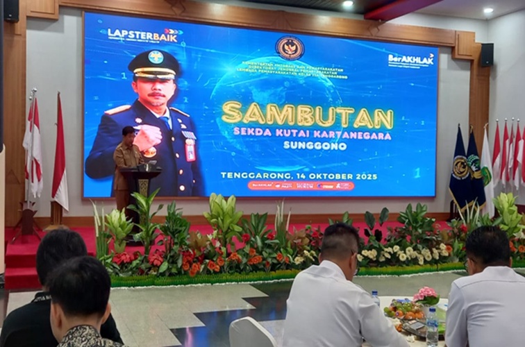 Sekda Kukar Sunggono, saat Menyampaikan Sambutan pada Penandatanganan PKS LP Kelas IIA Tenggarong dengan Mitra Strategis (Lingkarkaltim/Tri)