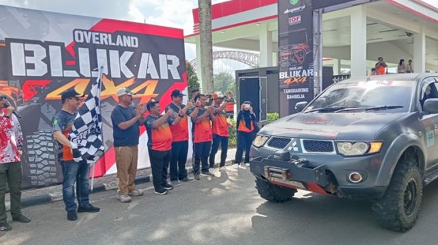 Pelepasan peserta Overland Blukar Season 4. (Lingkar Kaltim/M. As'ari)