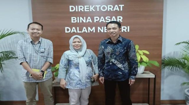 Kepala Bidang Pemasaran Produk Dalam Negeri dan Pengendalian Barang Pokok Disperindag Kukar Muhammad Bustani