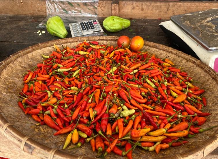 Komoditas Cabai di Pasar Mangkurawang (kiki/Lingkarkaltim)