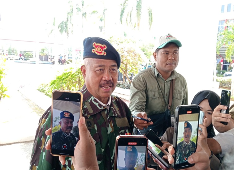 Warga Kehormatan Brimob Polda Kaltim, Edi Damansyah. (Lingkar Kaltim/M. As'ari)