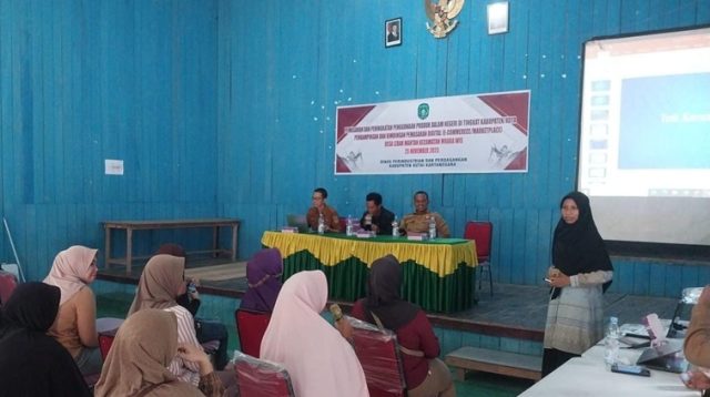 Pelatihan menggunakan penjualan digital. (Lingkar Kaltim/M. As'ari)