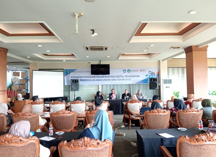 Pelatihan pemanfaatan AI dalam Pembelajaran. (Lingkar Kaltim/M. As'ari)