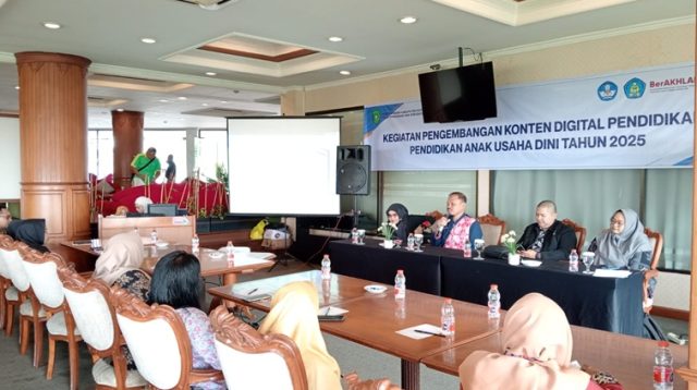 Pelatihan Pemanfaatan AI dalam Pembelajaran. (Lingkar Kaltim/M. As'ari)