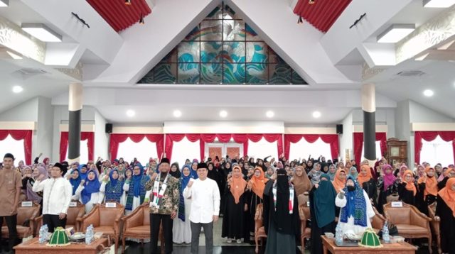 Majelis Ta'lim dan Tasyakuran Dirosa Muslimah Wahidah Islamiah Kukar. (Lingkar Kaltim/M. As'ari)