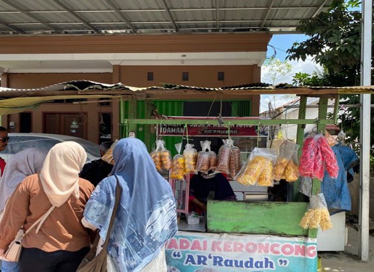 UMKM Kue keroncong di Tenggarong Seberang (kiki/Lingkarkaltim)
