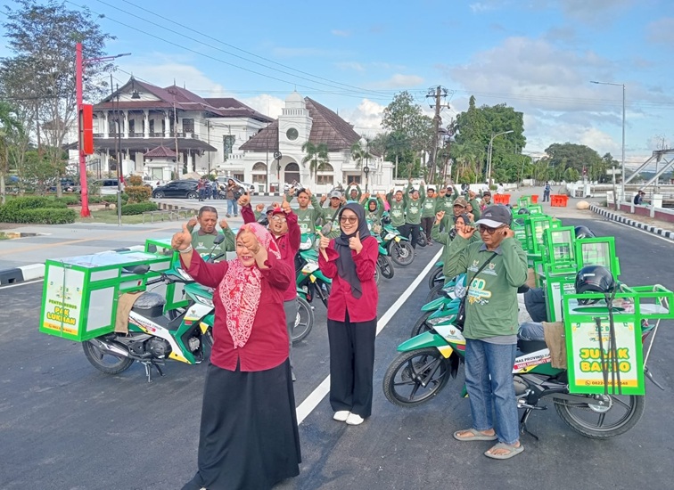 Puluhan motor gerobak UMKM yang diberikan oleh Baznas Kukar dan Kaltim. (Lingkar Kaltim/M. As'ari)