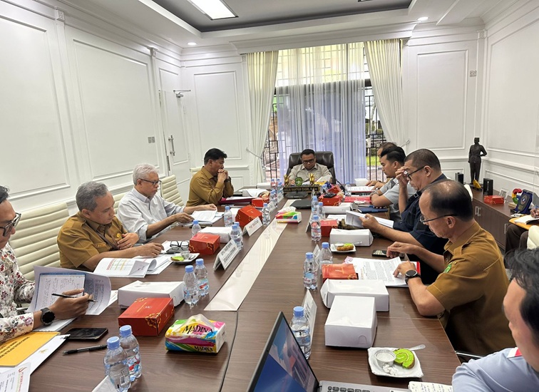 PT. MGRM dan Bupati Kukar beserta jajarannya mengadakan rapat untuk membahas pembagian deviden PT MGRM. (Dok. MGRM)