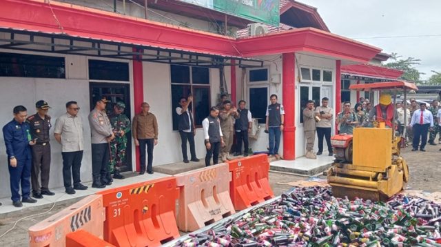 Ribuan Miras yang berhasil diamankan dan akan dimusnahkan. (Lingkar Kaltim/M. As'ari)