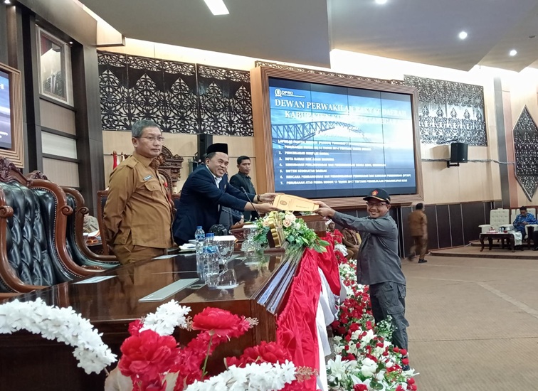 Anggota Pansus, Sopan Sopian. (Lingkar Kaltim/M. As'ari)