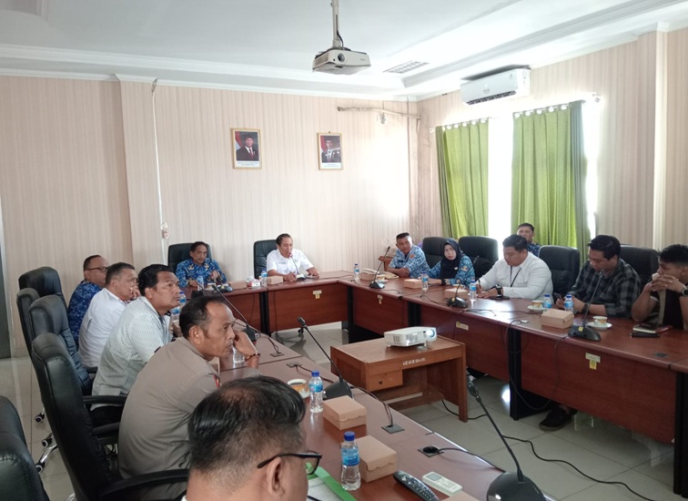 Rapat persiapan upacara Hari Berlaga Negara (Lingkar Kaltim/M. As'ari)