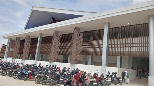 Halaman parkir Pasar Tangga Arung. (Lingkar Kaltim/M. As'ari)