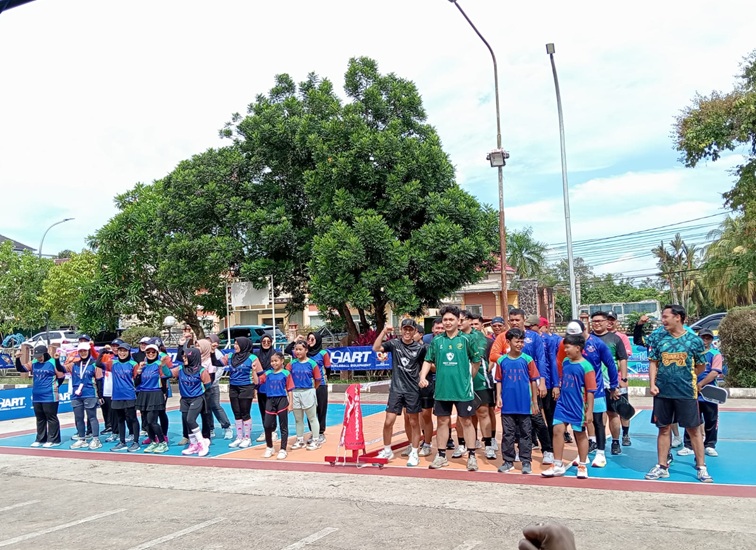 Pembukaan turnamen Pickleball NJP Club Kukar ke-1. (Lingkar Kaltim/M. As'ari)