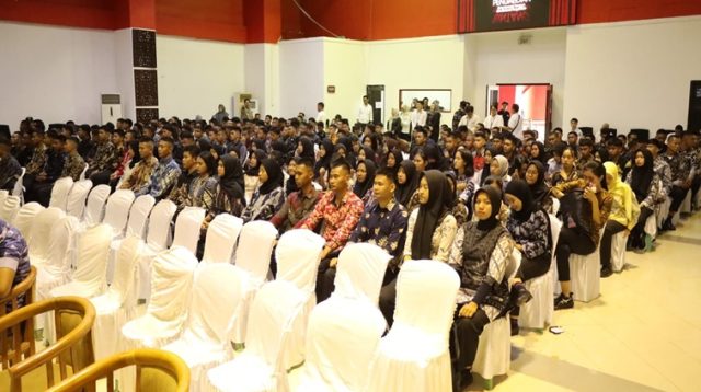 Ratusan peserta yang mengikuti Binlat Bintang Pengabdian. (Lingkar Kaltim/M. As'ari)