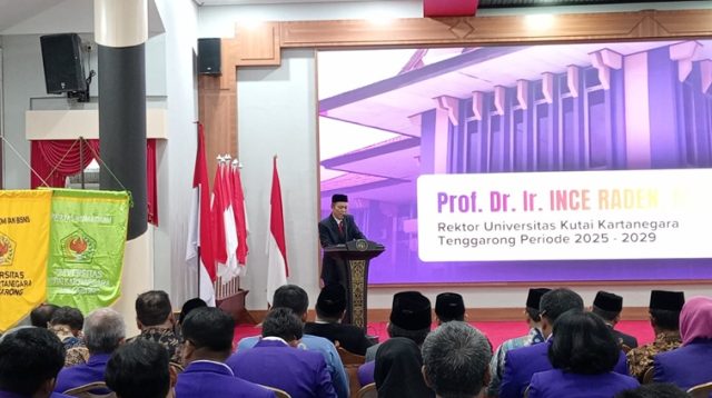 Rektor Unikarta Prof. Ince Raden. (Lingkar Kaltim/M. As'ari)