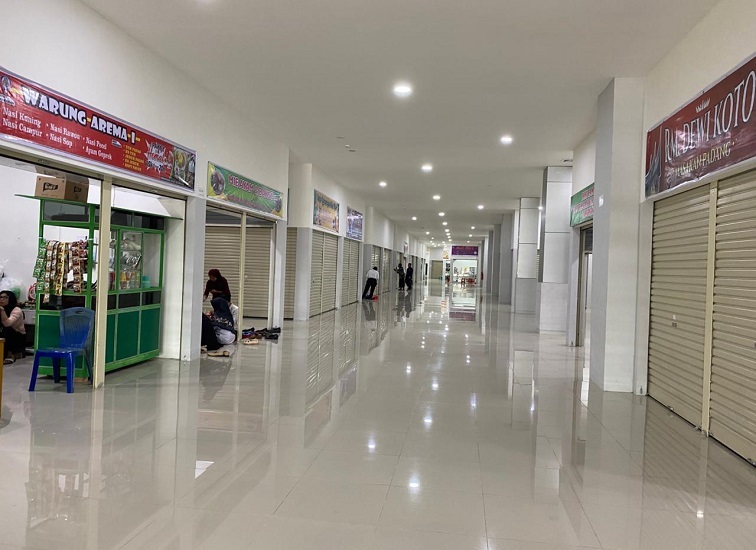 Suasana di dalam pasar Tangga Arung Square. (Lingkar Kaltim/M. As'ari)