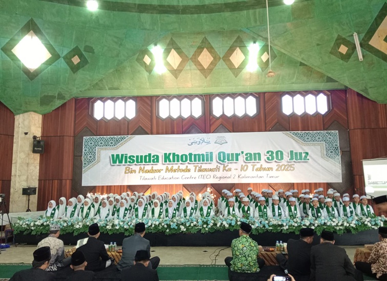 Wisuda Khotmil Quran 30 Juz Bin Nazor Metode Tilawati Ke-10 TEC Regional 2 Kaltim. (Lingkar Kaltim/M. As'ari)