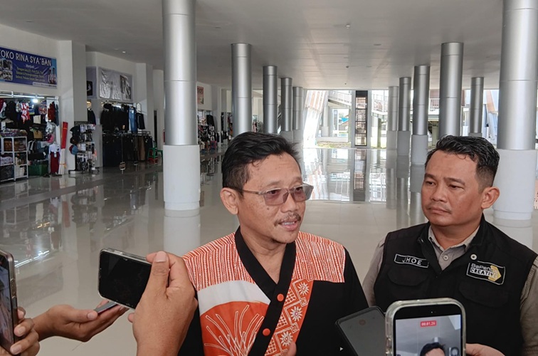 Kepala Bapenda Kukar, Dr. Bahari Jokosusilo. (Lingkar Kaltim/M. As'ari)