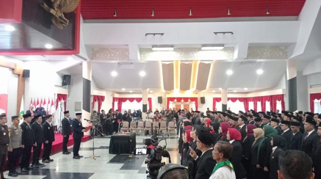 Pelantikan pejabat baru di lingkungan kerja Pemkab Kukar. (Lingkar Kaltim/M. As'ari)