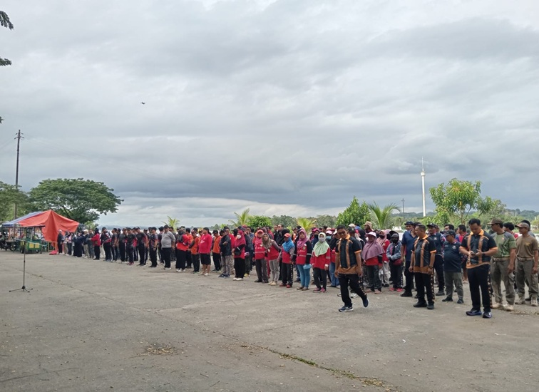 Persiapan program Kutai Kartanegara Beberseh DLHK Kukar. (Lingkar Kaltim/M. As'ari)