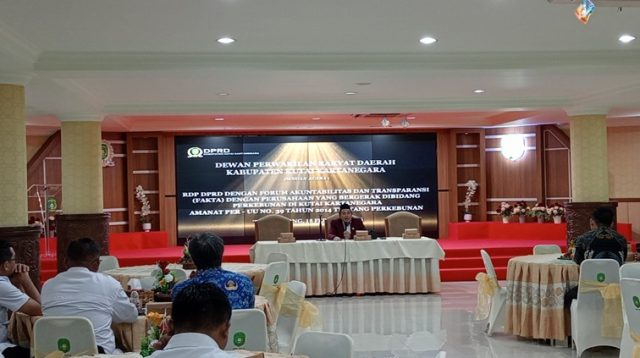 RDP DPRD bersama DPD FAKTA Kukar di Aula Serbaguna. (Lingkar Kaltim/M. As'ari)