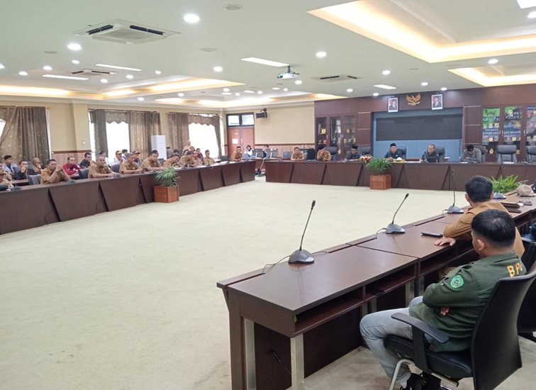 RDP Pemekaran Kecamatan Muara Kaman yang dihadiri oleh 20 kepala desa. (Lingkar Kaltim/M. As'ari)