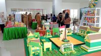 Pameran Kerajinan Daur Ulang Sampah di Pasar Tangga Arung Square. (Lingkar Kaltim/M. As'ari)