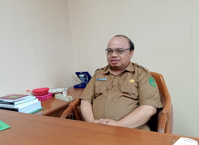 Plt. Kepala Disketapang Kukar, Ananias. (Lingkar Kaltim/M. As'ari)