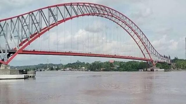 Jembatan Kutai Kartanegara. (Lingkar Kaltim/M. As'ari)