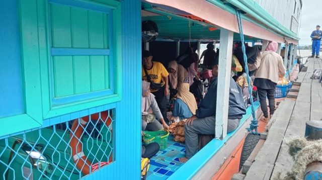 Suasana di dalam salah satu kapal Barokah 08. (Lingkar Kaltim/M. As'ari)